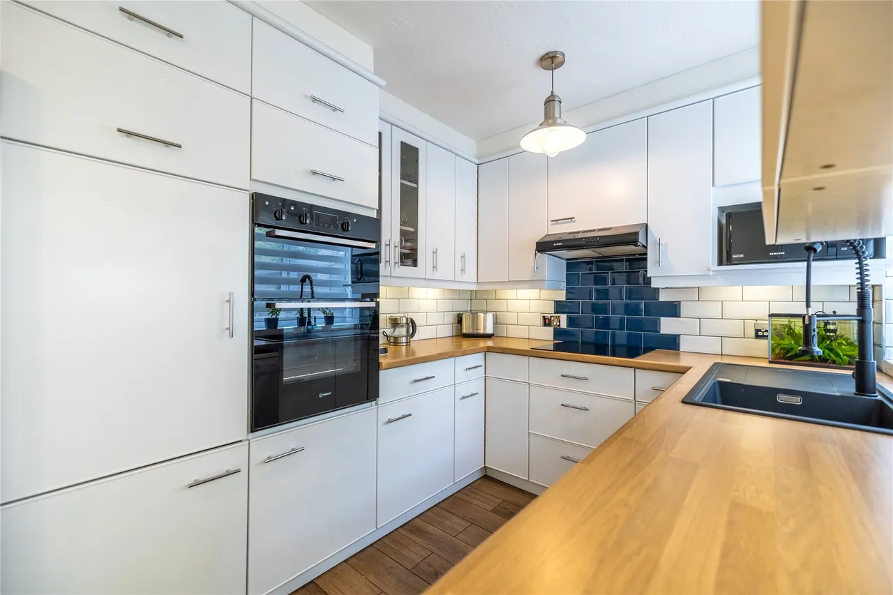 Martin Way, Woking, GU21, photo 4