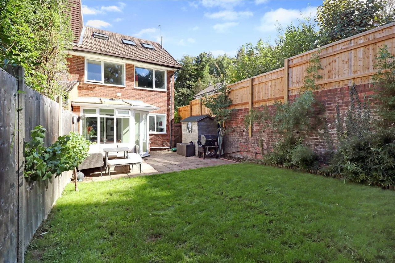 Martin Way, Woking, GU21, photo 23