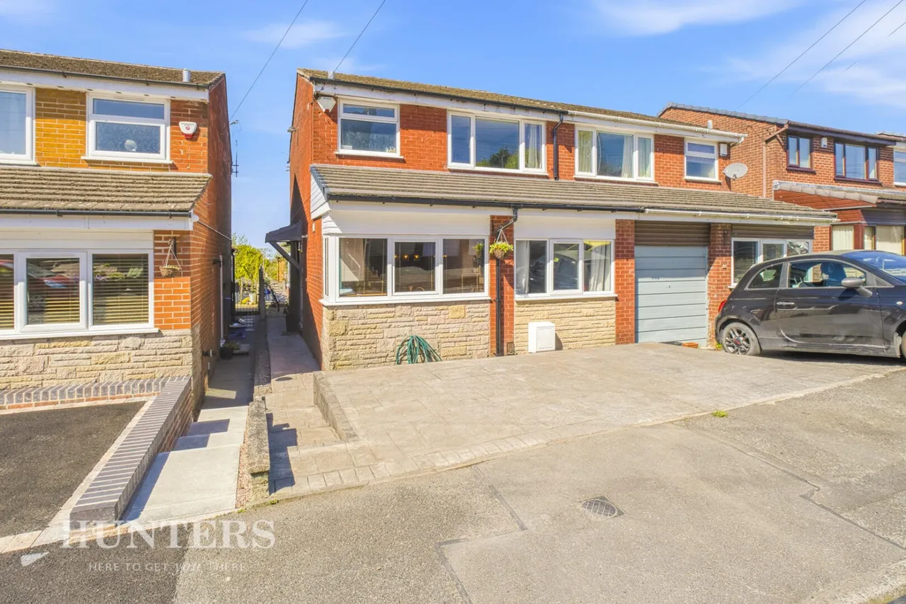 3 bed house for sale — Ashdene Rise, Oldham