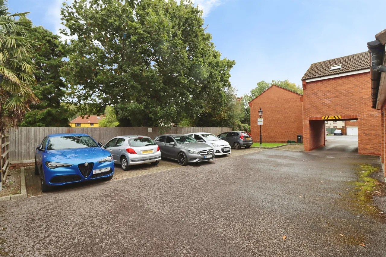 New Charlton Way, Bristol, BS10, photo 13