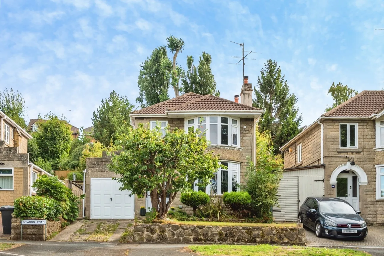 3 bed house for sale — Bowood Road, Swindon, Wiltshire, SN1