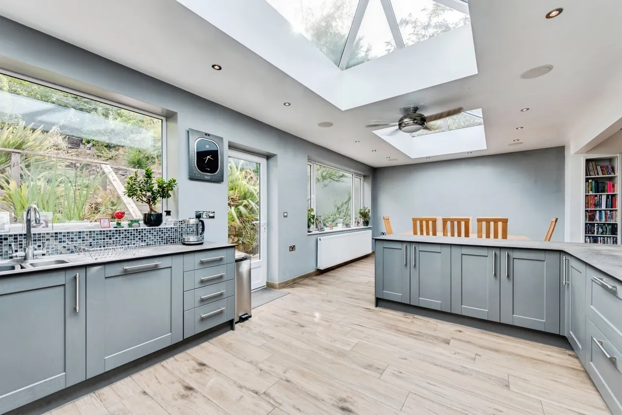 Bowood Road, Swindon, Wiltshire, SN1, photo 5