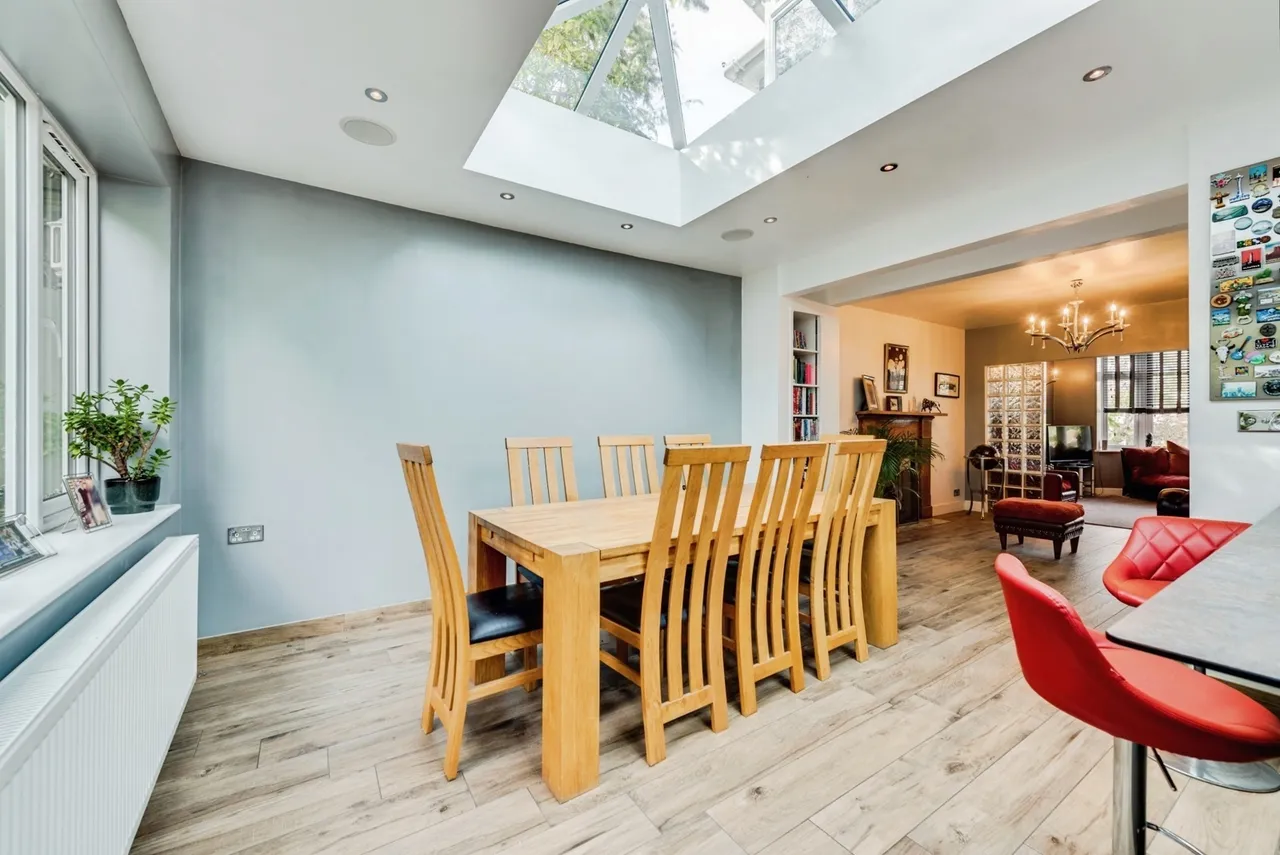 Bowood Road, Swindon, Wiltshire, SN1, photo 9