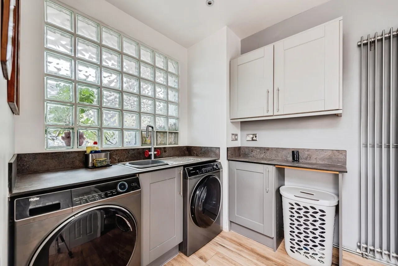 Bowood Road, Swindon, Wiltshire, SN1, photo 12