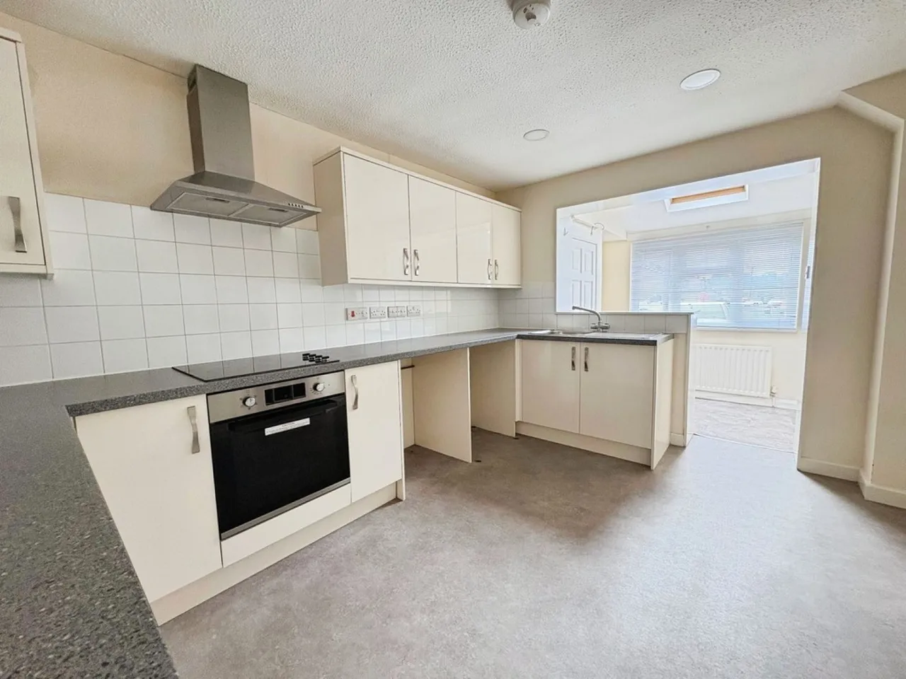 Sandringham Road, Yeovil, photo 4
