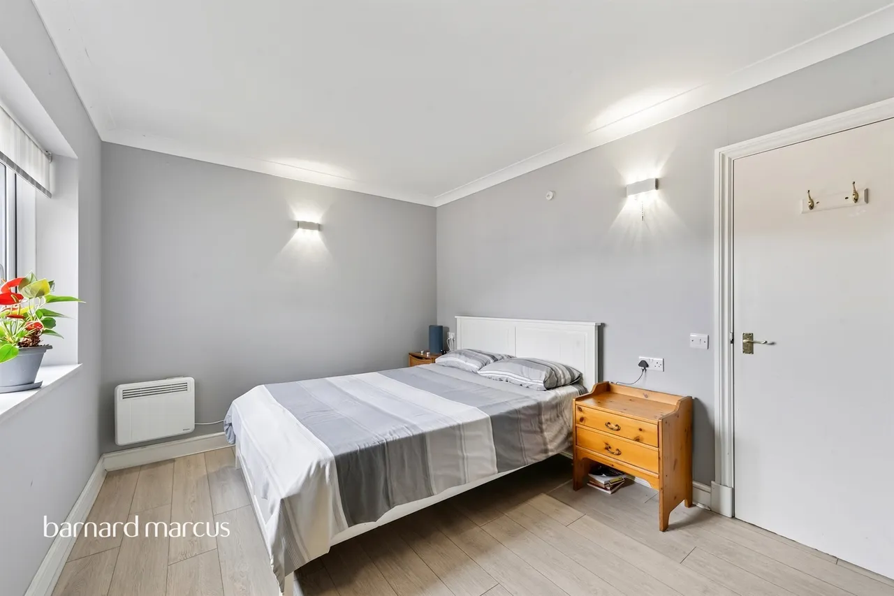Upper High Street, Epsom, KT17, photo 8