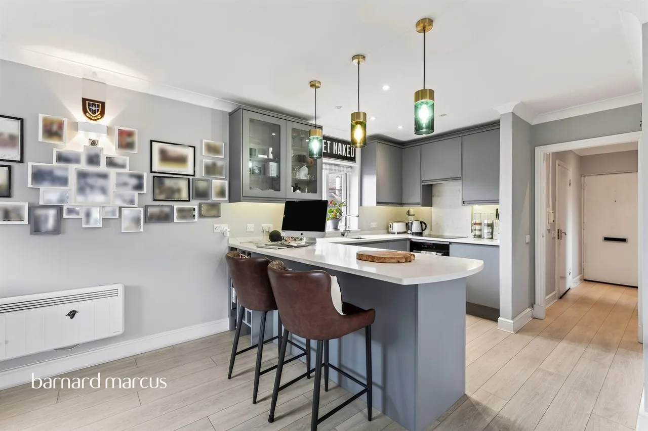 Upper High Street, Epsom, KT17, photo 4
