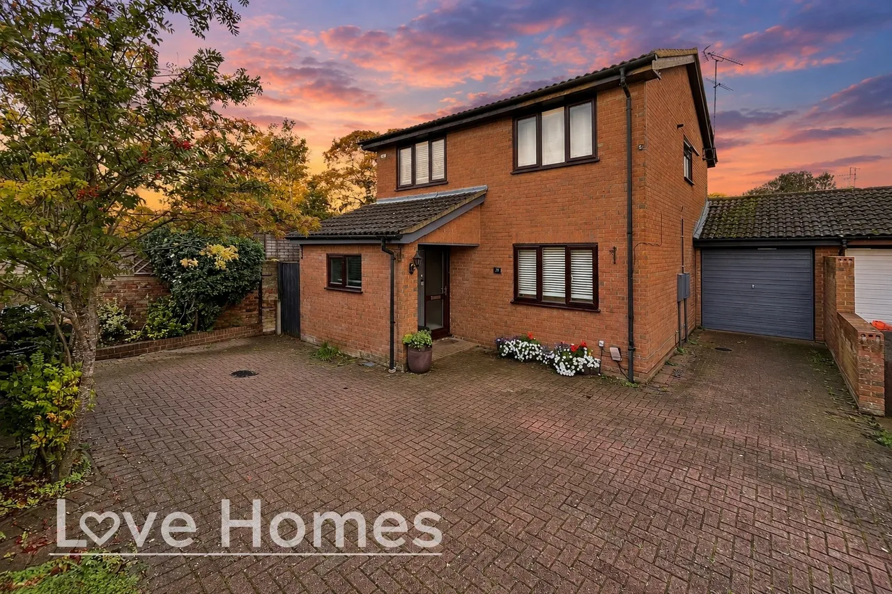 4 bed house for sale, Mander Close, Toddington
