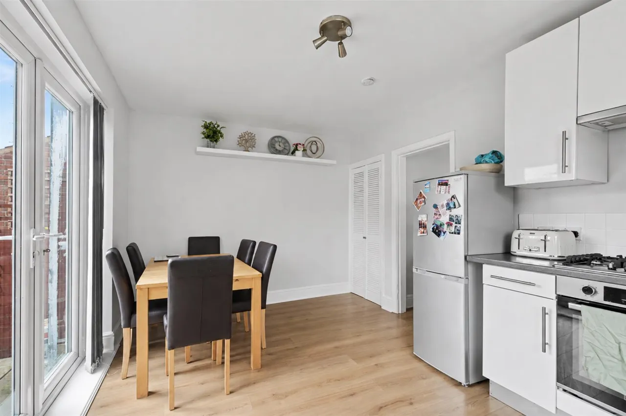 Gwenbrook Avenue, Chilwell, NG9, photo 3