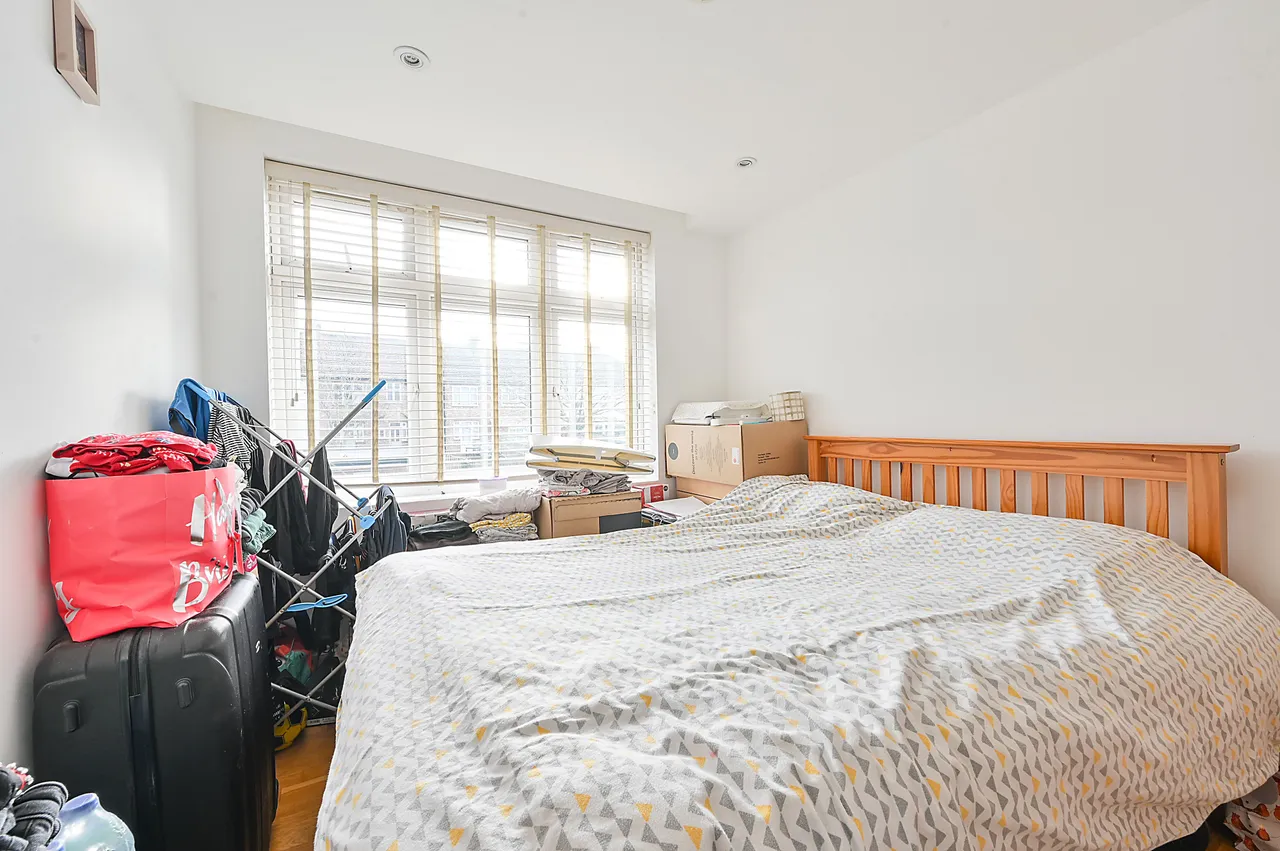 Flat 3, 60 Wesley Avenue, Park Royal, photo 3