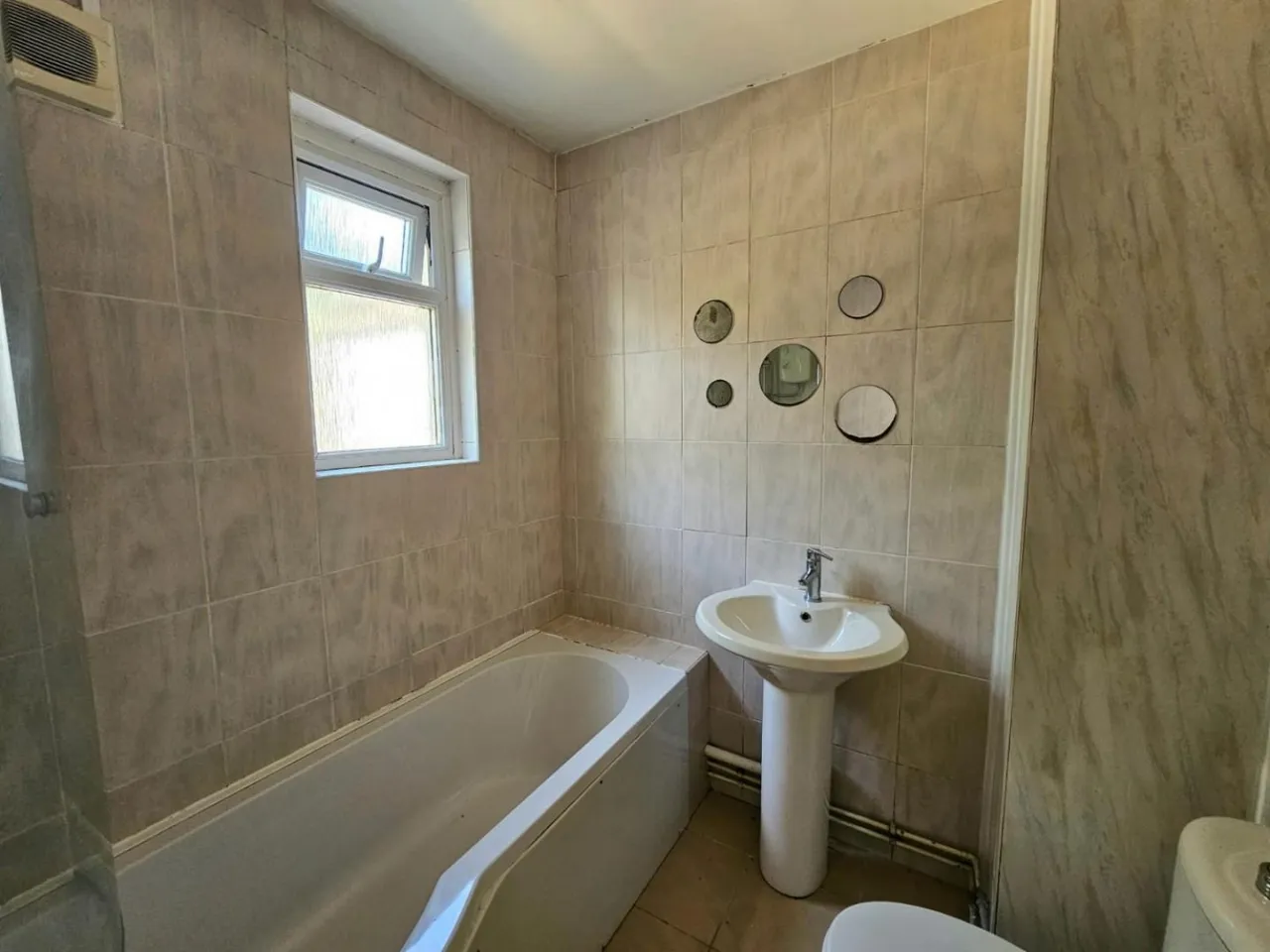 First Avenue, Dursley, GL11, photo 6