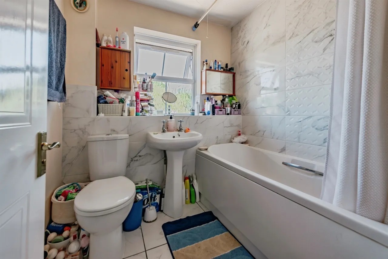 Penfold Road, Maidenbower, RH10, photo 10