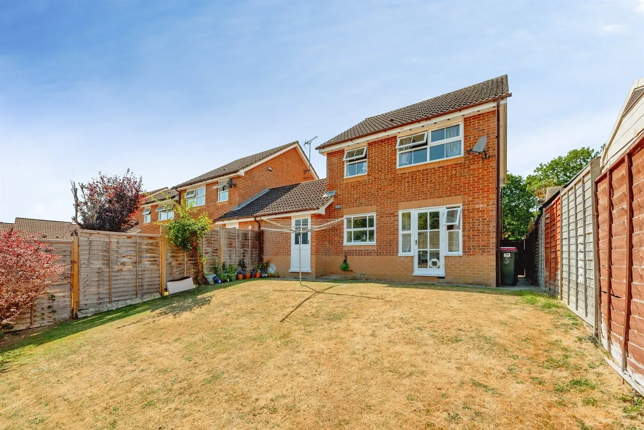 Penfold Road, Maidenbower, RH10, photo 17