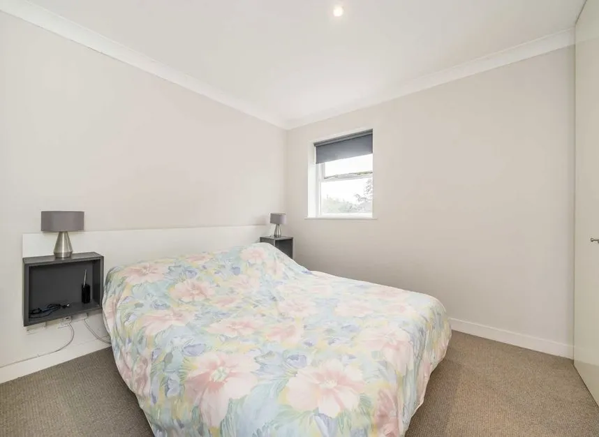 Thames Street, Lower Sunbury, TW16, photo 4