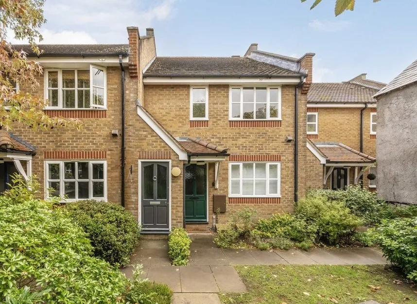 2 bed flat to rent, Thames Street, Lower Sunbury, TW16