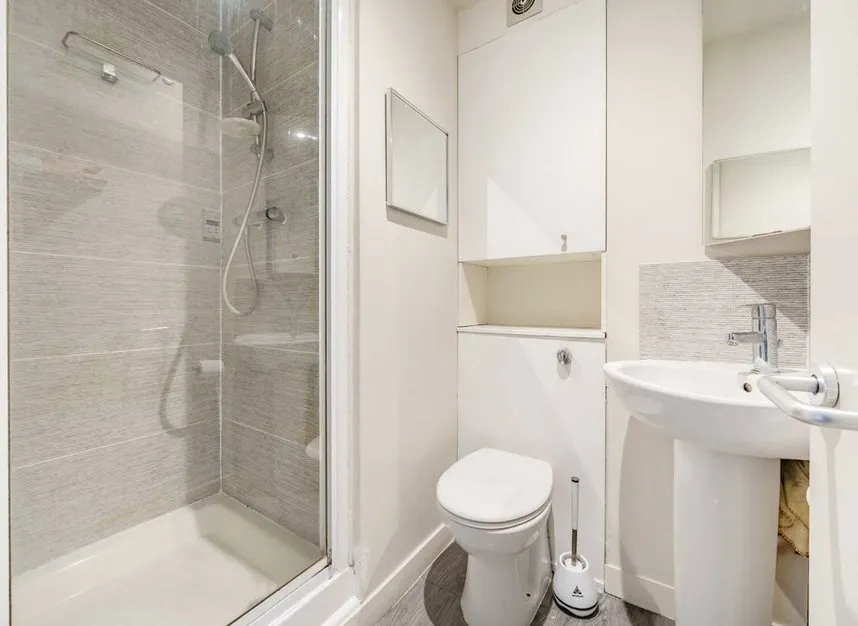 Thames Street, Lower Sunbury, TW16, photo 6