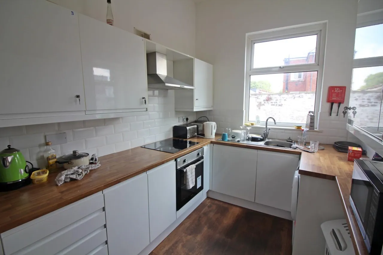Brierley Street, Bury, BL9, photo 2
