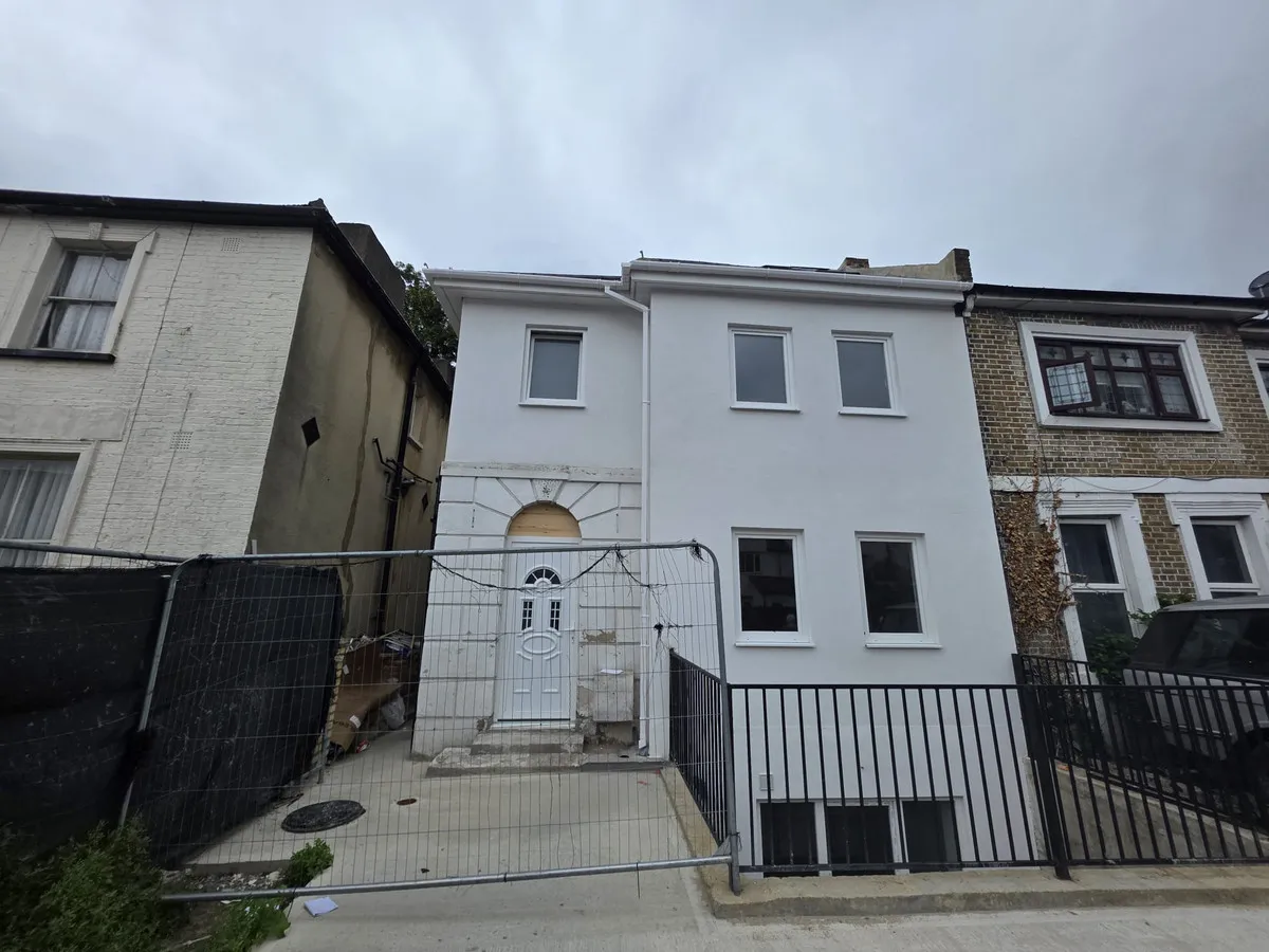 London, SE18 6UF, photo 23