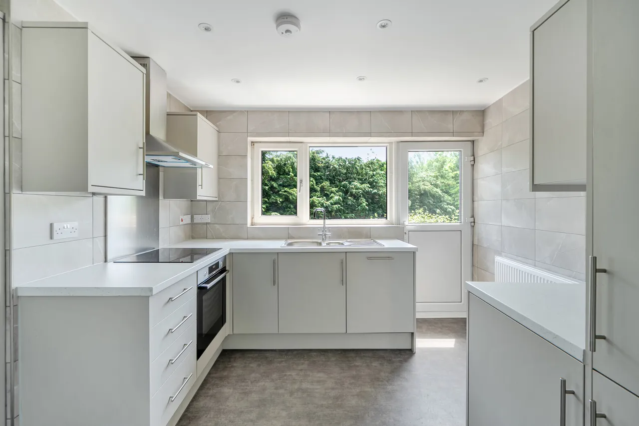 Tupwood Lane, Caterham, CR3, photo 2
