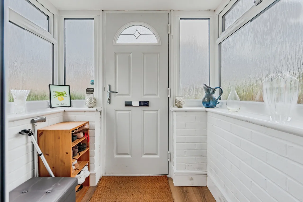 Stafford Road, Crawley, RH11, photo 8