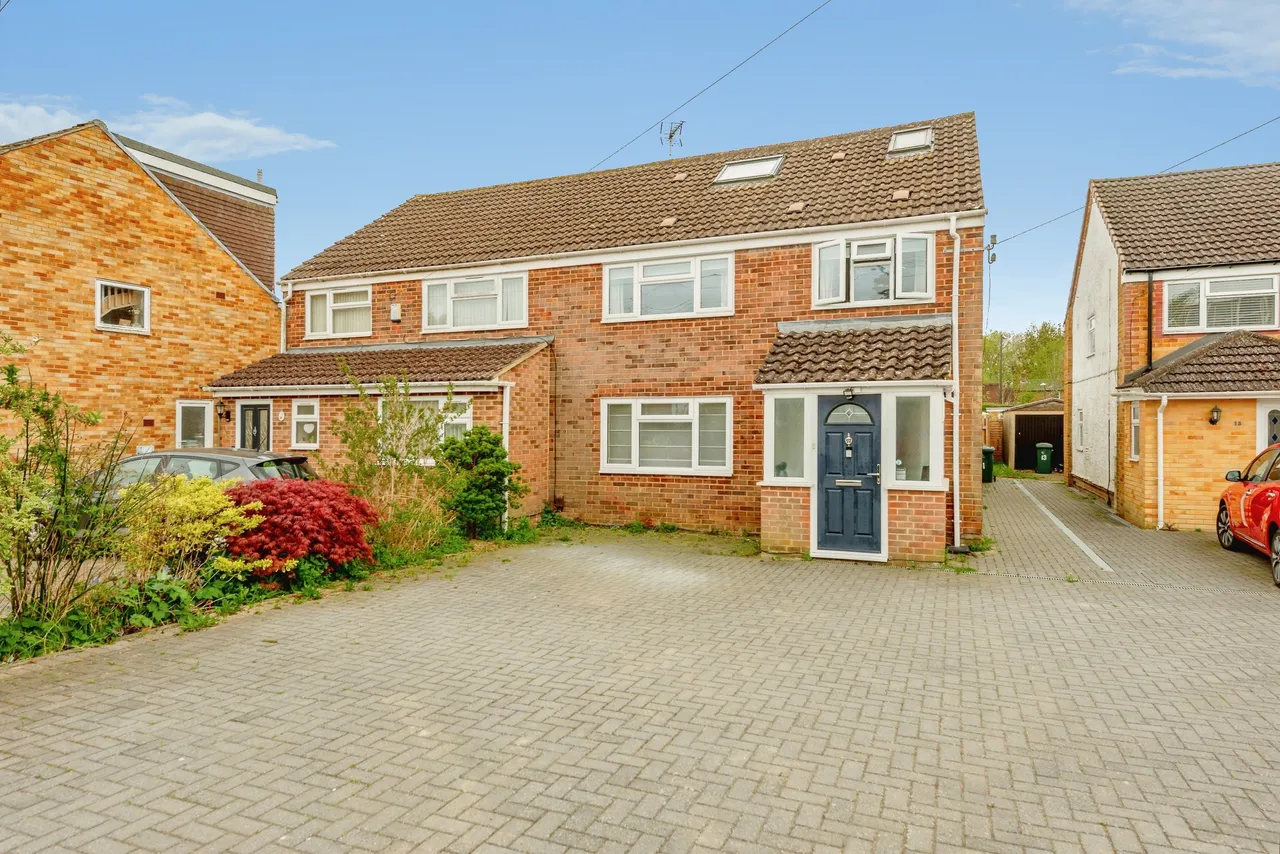 4 bed house for sale, Stafford Road, Crawley, RH11