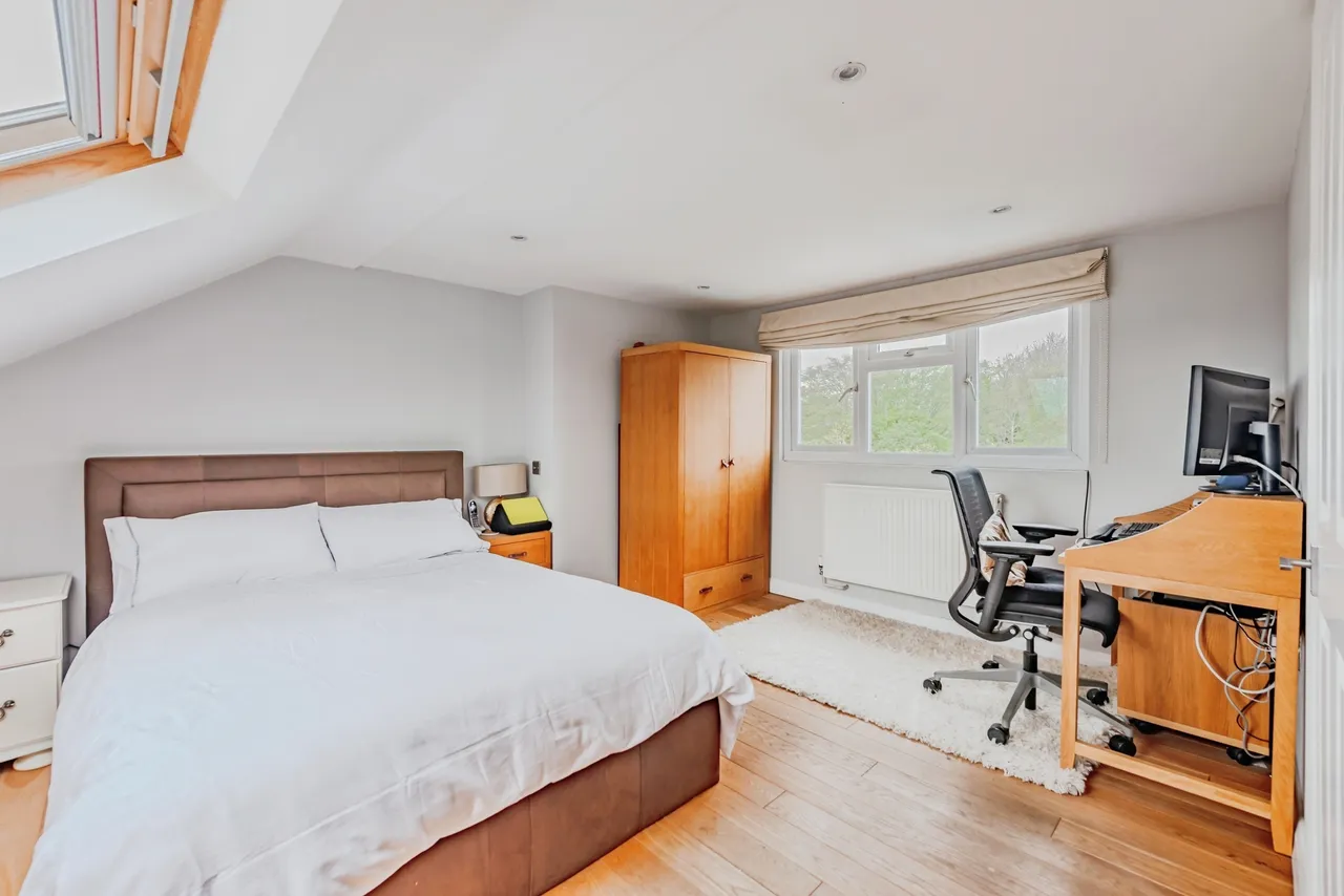 Stafford Road, Crawley, RH11, photo 18