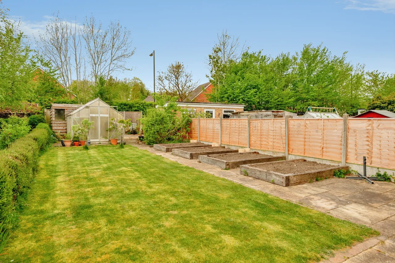 Stafford Road, Crawley, RH11, photo 16