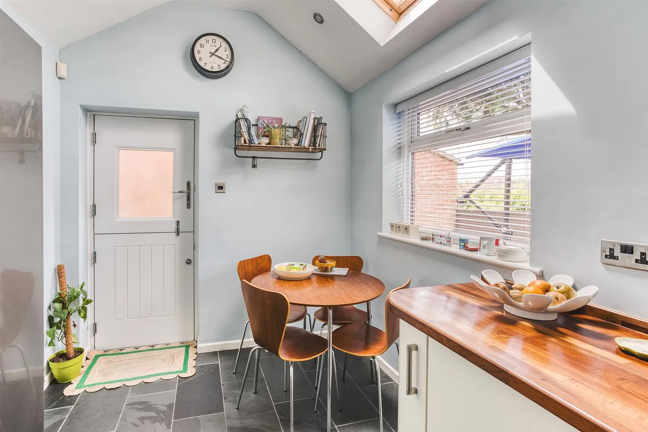 Beeley Close, Allestree, photo 6