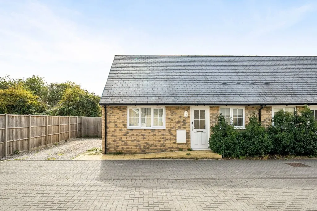 Hitchin Road, Arlesey Central, SG15, photo 19