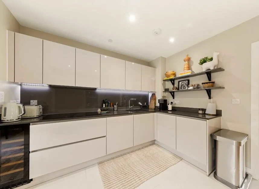 Bourke Close, Clapham, SW4, photo 3