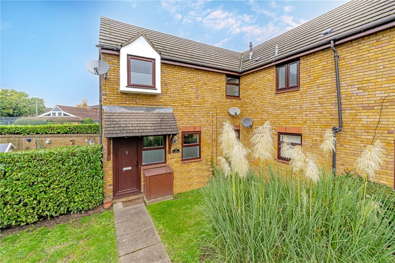 1 bed house for sale — Tulip Close, Hampton, TW12 3SA