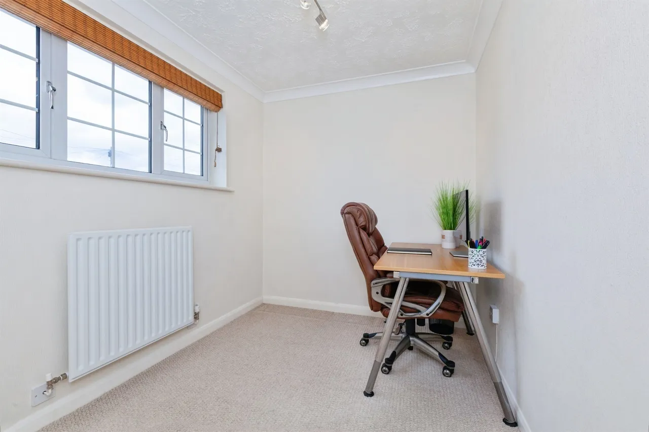 Sanderson Close, Whetstone, LE8, photo 15