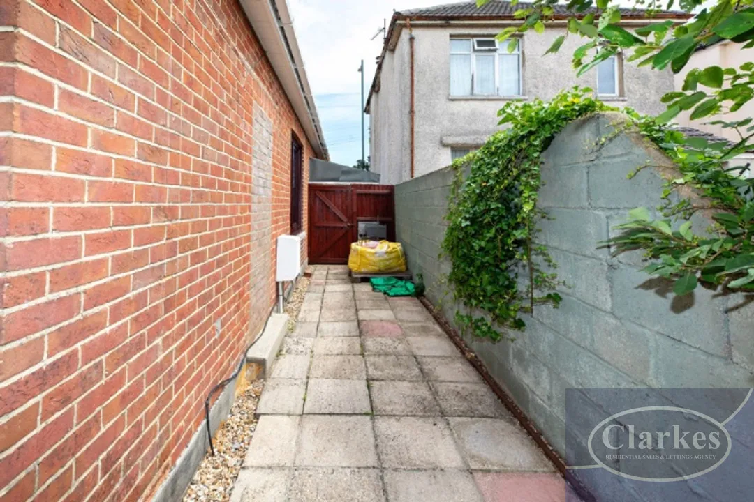 Kinson Road, Bournemouth, photo 18
