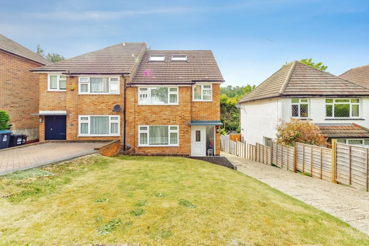 4 bed house for sale — Farningham Road, Caterham, Surrey, CR3