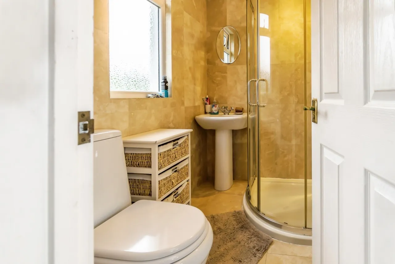 Farningham Road, Caterham, Surrey, CR3, photo 19