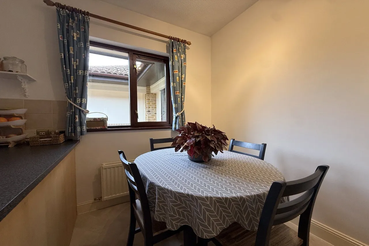 The Gables, Oxshott, KT22, photo 6