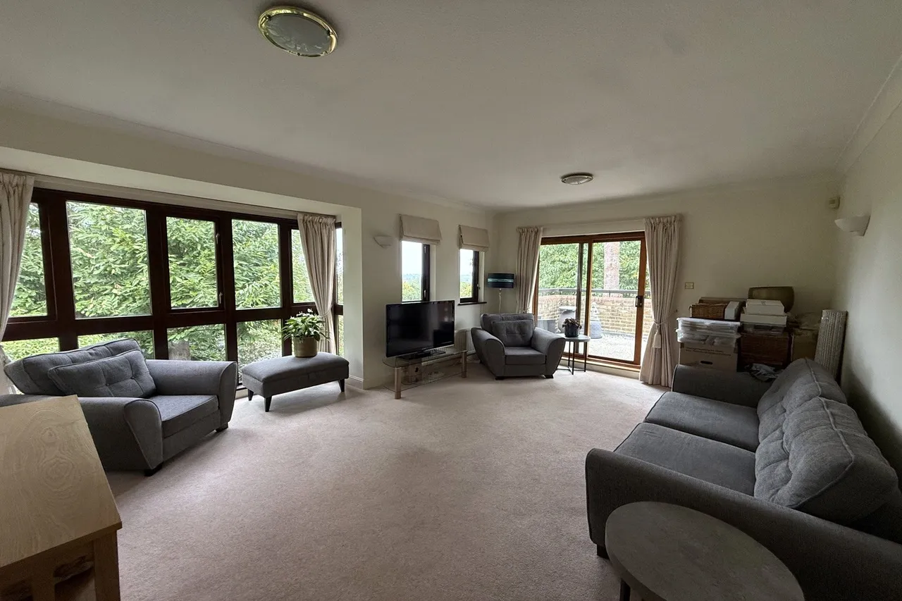 The Gables, Oxshott, KT22, photo 3