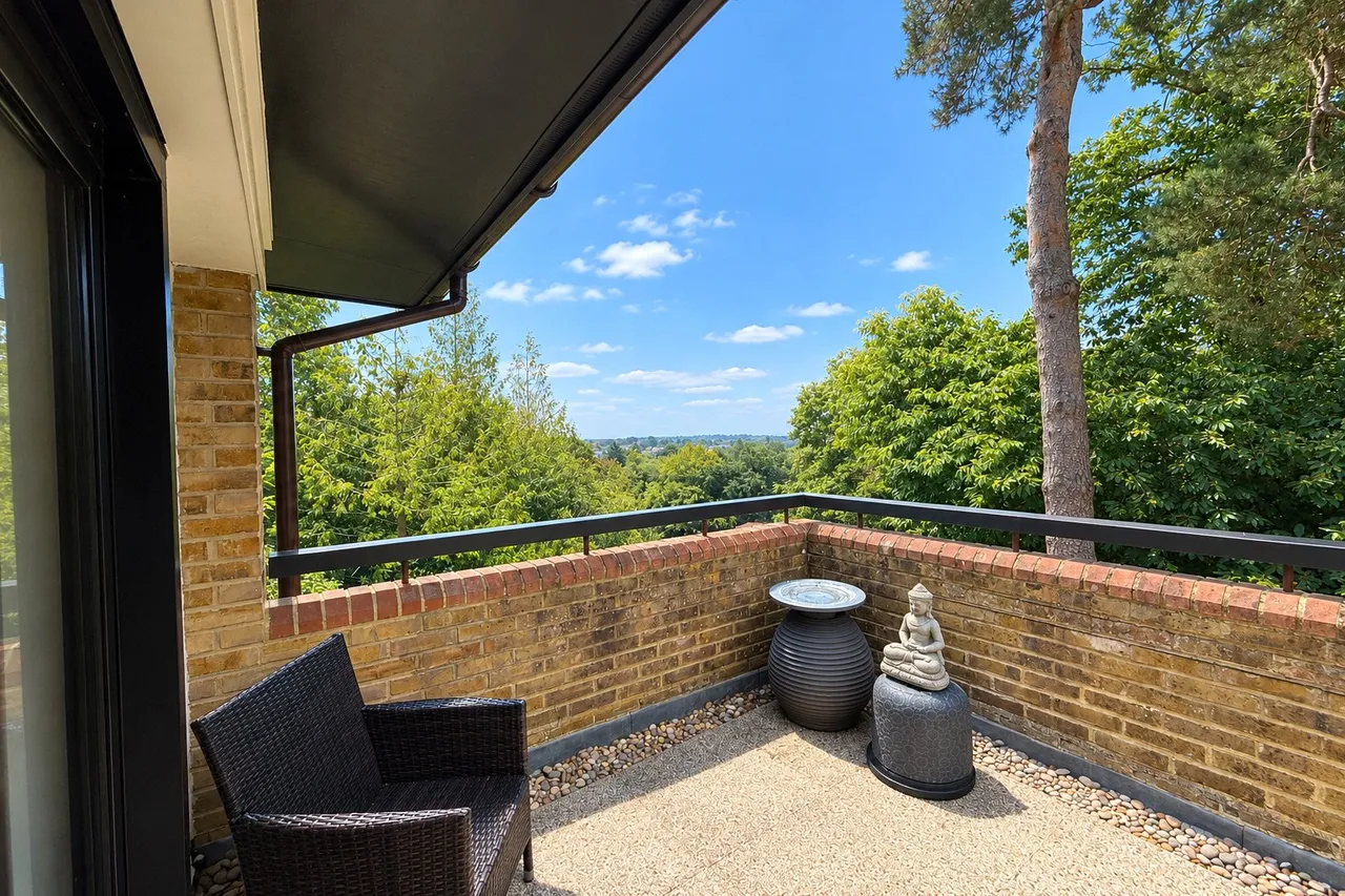 The Gables, Oxshott, KT22, photo 8