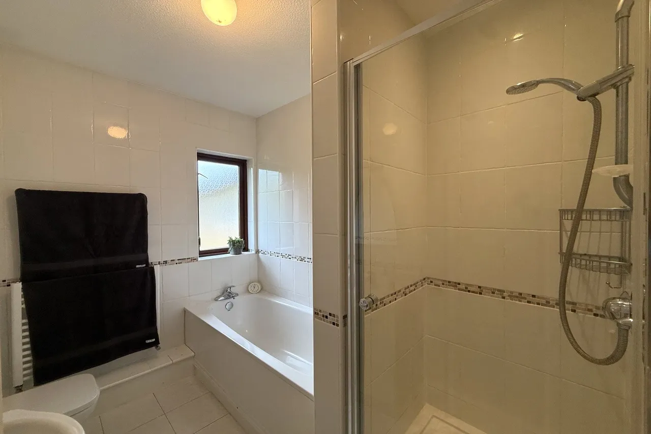The Gables, Oxshott, KT22, photo 7