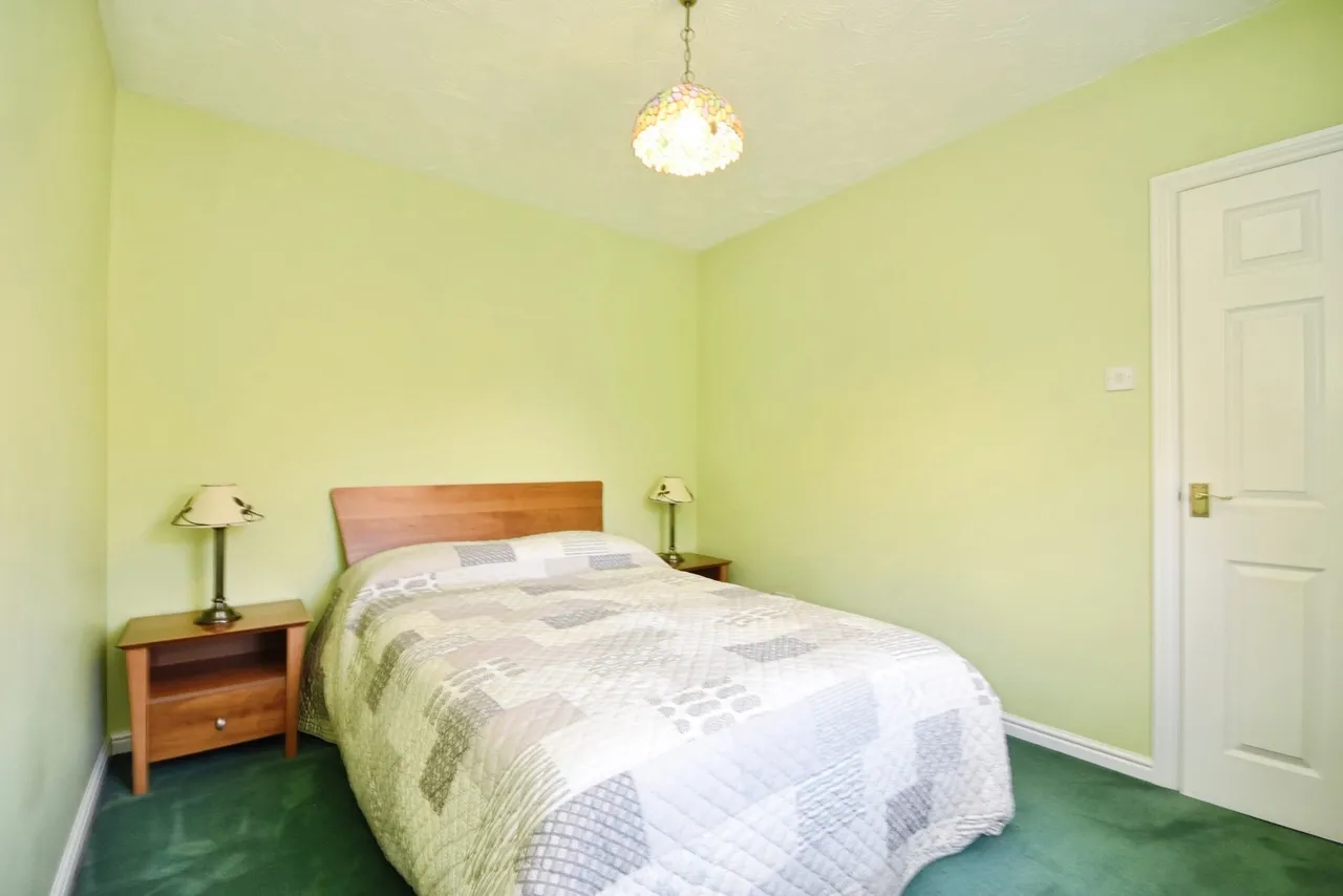 Headingley Close, Basildon, SS13, photo 13