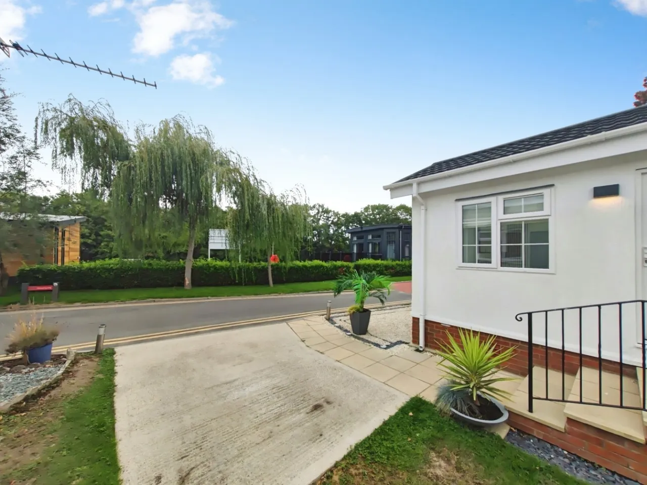 Willows Park Estate, Windsor, SL4, photo 11