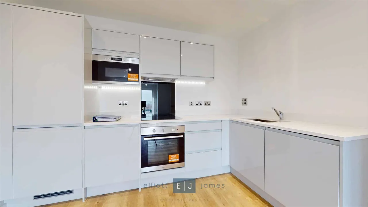 Borders Lane, Loughton, IG10, photo 4