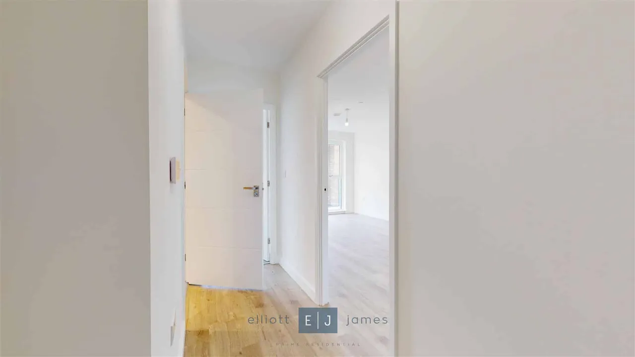Borders Lane, Loughton, IG10, photo 2