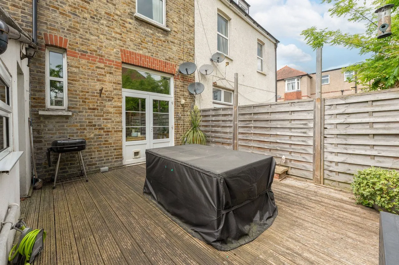 Benhill Wood Road, Sutton, SM1, photo 17