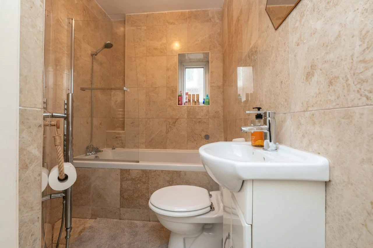 Benhill Wood Road, Sutton, SM1, photo 6