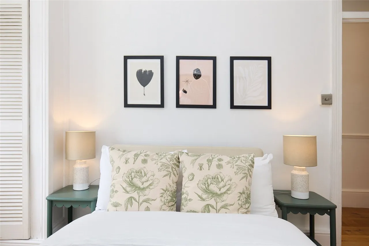 3 bed flat for sale — Biddulph Mansions, Elgin Avenue, Maida Vale, London, W9