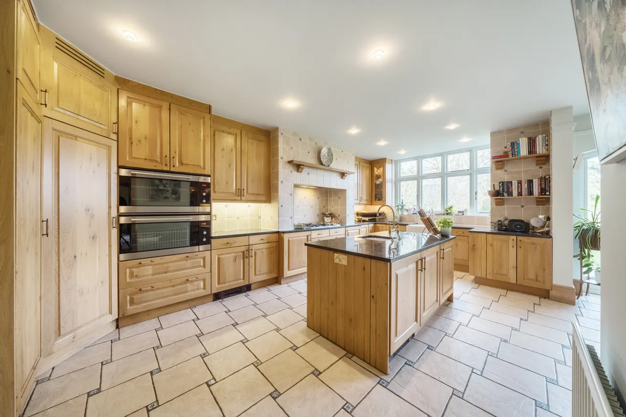 Vicarage Lane, Bovingdon, HP3, photo 12