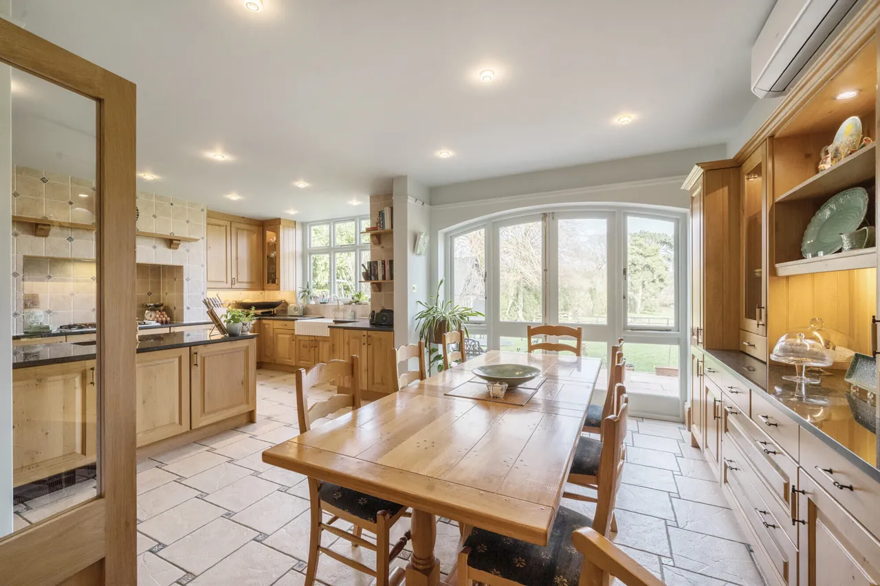 Vicarage Lane, Bovingdon, HP3, photo 3