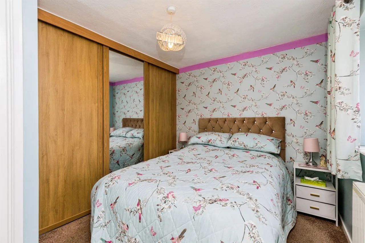 Hawkins Road, Crawley, RH10, photo 11