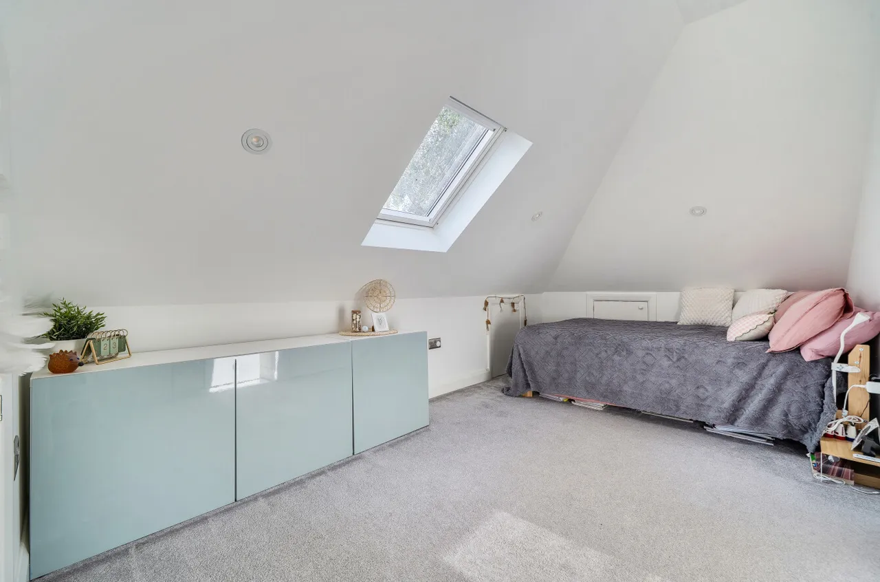 Finchampstead Road, Finchampstead, Wokingham, Berkshire, RG40 3RA, photo 5